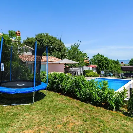 Amazing In Podpican With Kitchen Apartment