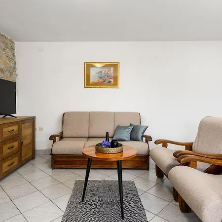 Apartment Amazing In Podpican With Kitchen *