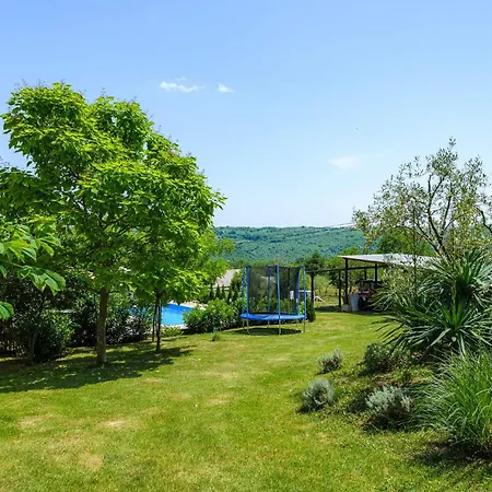 Amazing In Podpican With Wifi Šumber