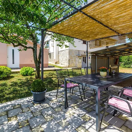 Amazing In Podpican With Kitchen Apartment *