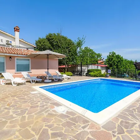 Amazing In Podpican With Kitchen Apartment *