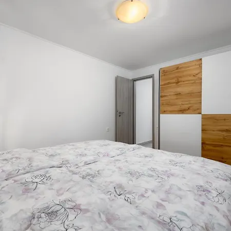 Apartamento Amazing In Podpican With Wifi *